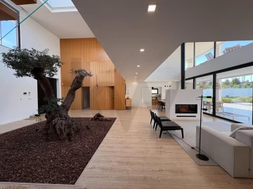 Moradia T6 para Venda em Corroios