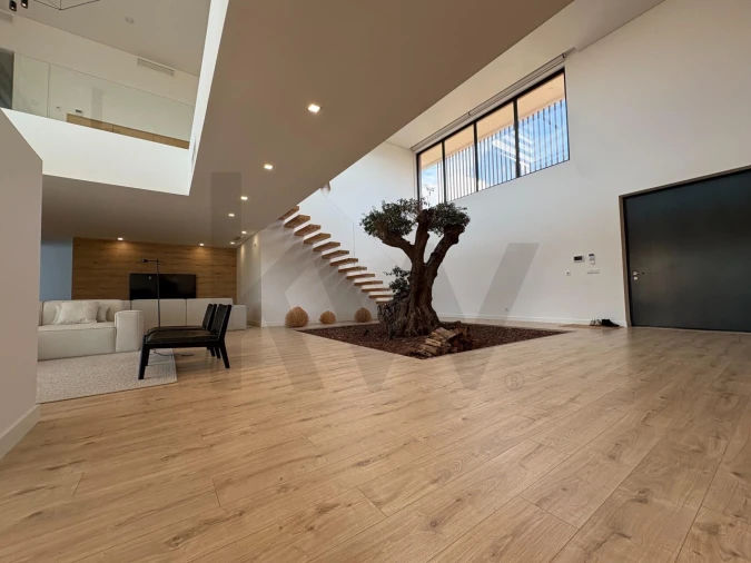 Moradia T6 para Venda em Corroios Foto 9