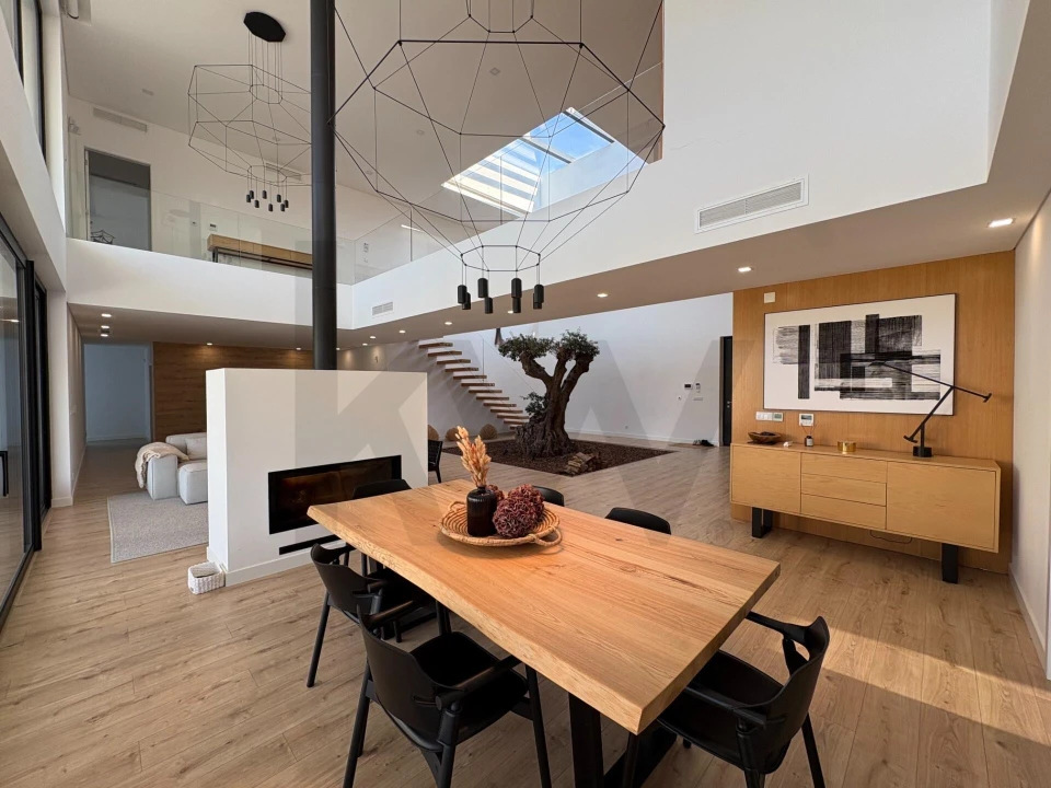 Moradia T6 para Venda em Corroios Foto 11