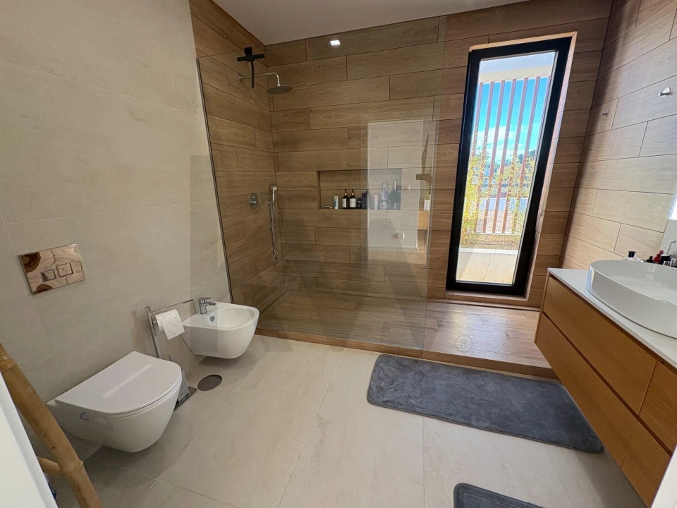 Moradia T6 para Venda em Corroios Foto 29