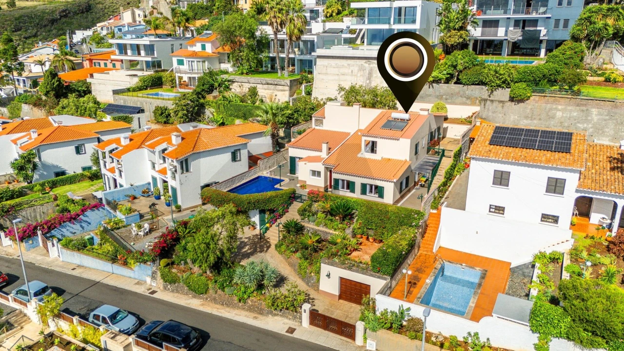 Moradia T4 para Venda em Caniço Foto 50