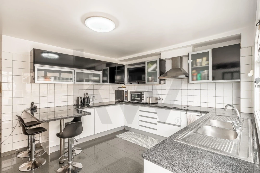 Moradia T4 para Venda em Caniço Foto 31