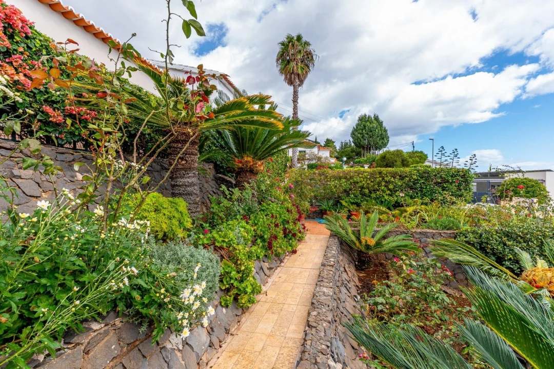 Moradia T4 para Venda em Caniço Foto 13