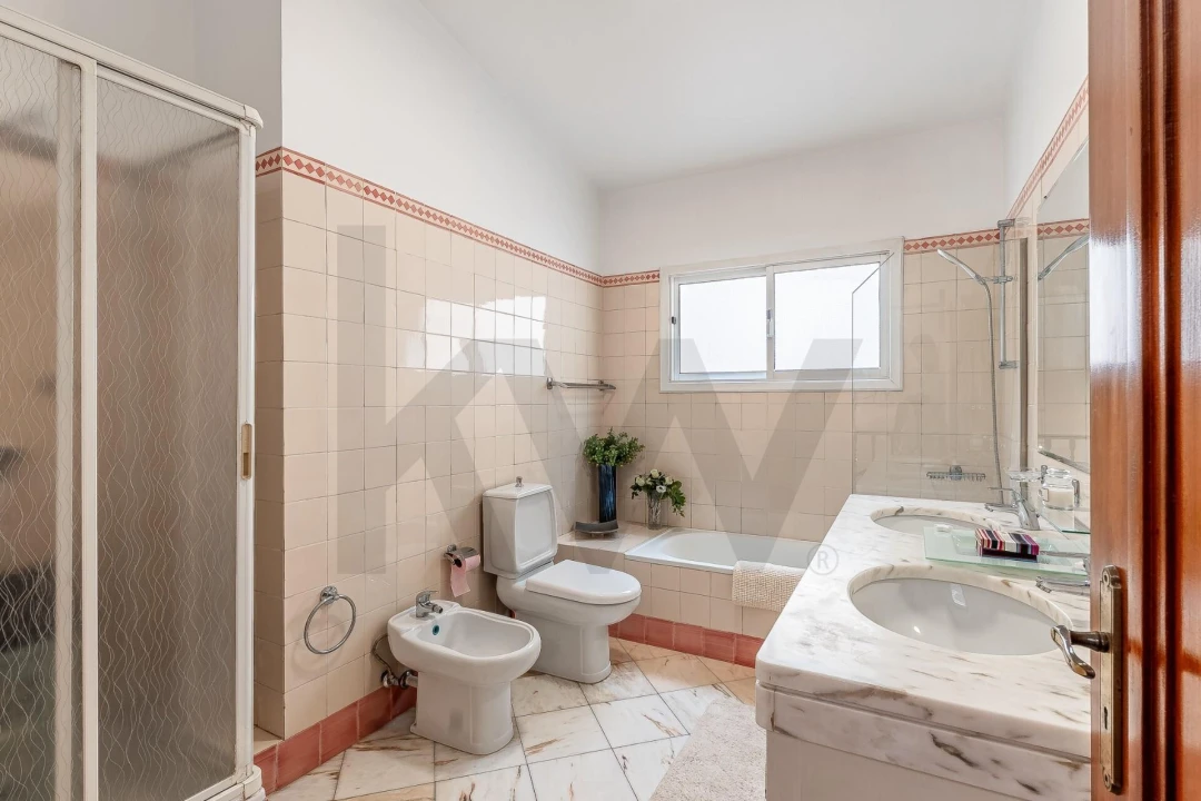 Moradia T4 para Venda em Caniço Foto 42