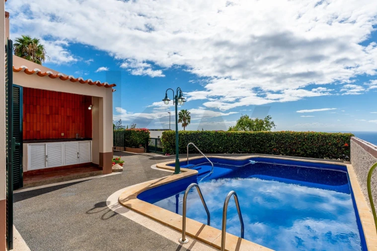 Moradia T4 para Venda em Caniço Foto 8