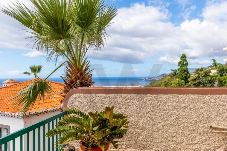 Moradia T4 para Venda em Caniço Foto 10