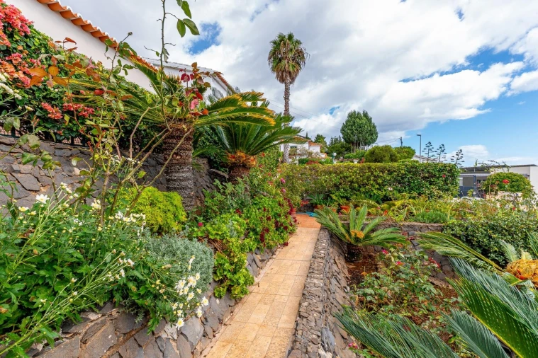 Moradia T4 para Venda em Caniço Foto 13