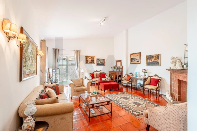 Moradia T4 para Venda em Caniço Foto 18