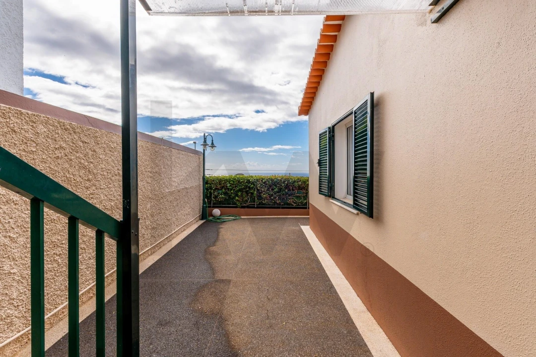 Moradia T4 para Venda em Caniço Foto 14