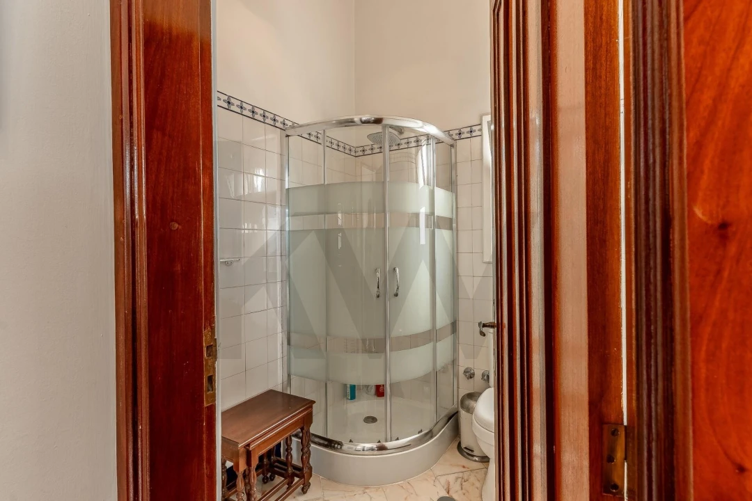 Moradia T4 para Venda em Caniço Foto 38