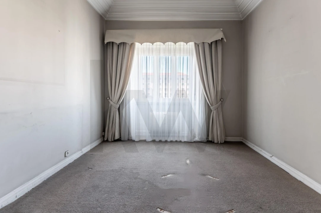 Apartamento T6 para Venda em Areeiro Foto 13