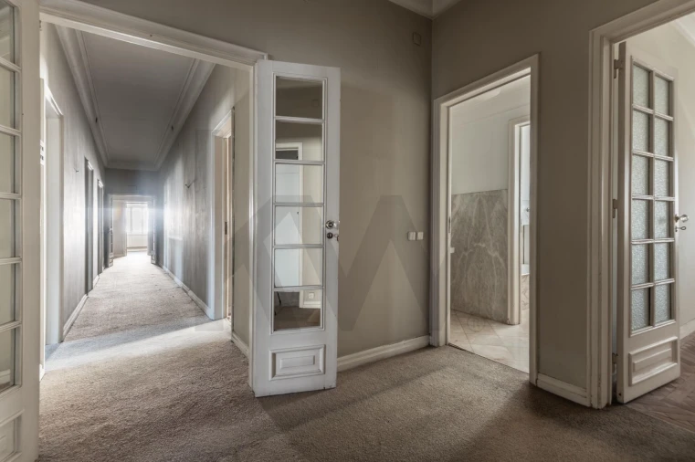 Apartamento T6 para Venda em Areeiro Foto 11