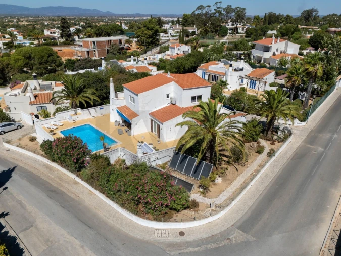 Moradia T5 para Venda em Lagoa e Carvoeiro Foto 1