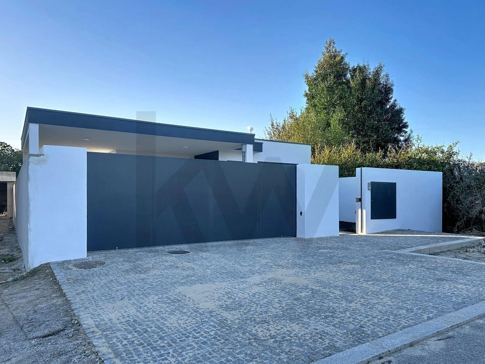 Moradia T3 para Venda em Santa Maria da Feira, Travanca, Sanfins e Espargo Foto 3