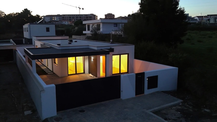 Moradia T3 para Venda em Santa Maria da Feira, Travanca, Sanfins e Espargo Foto 2