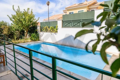Moradia T5 para Venda em Carcavelos e Parede
