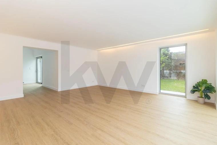 Moradia T4 para Venda em Charneca de Caparica e Sobreda Foto 19