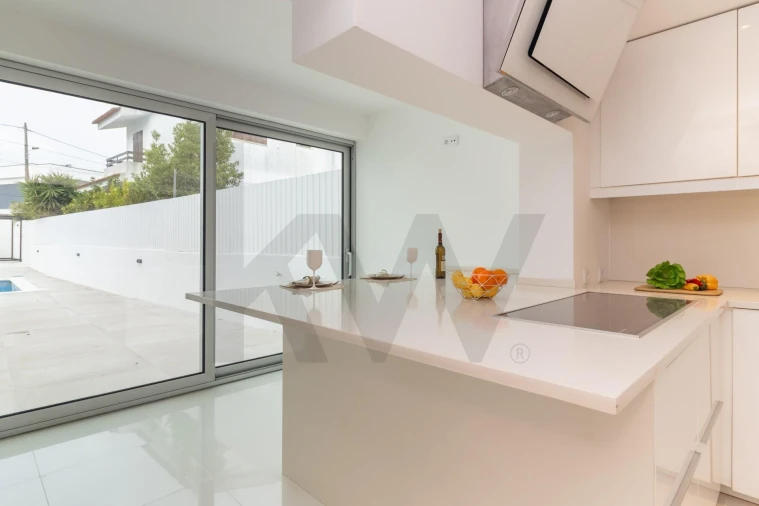 Moradia T4 para Venda em Charneca de Caparica e Sobreda Foto 8