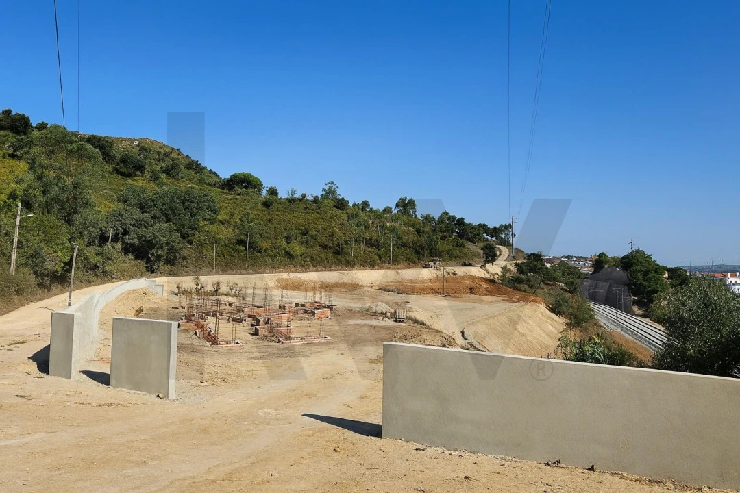 Terreno para Venda em Venda do Pinheiro e Santo Estêvão das Galés Foto 11