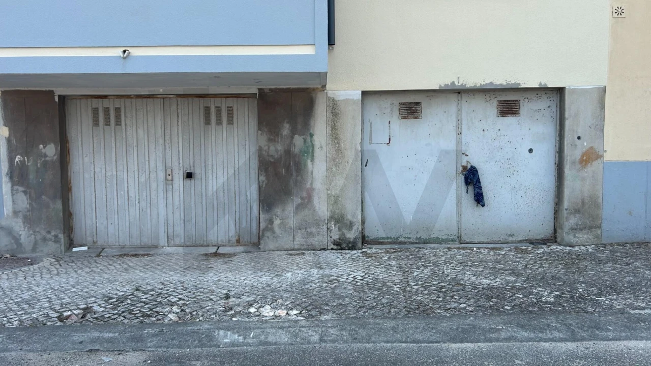Garagem para Arrendamento em Alto do Seixalinho, Santo André e Verderena Foto 1