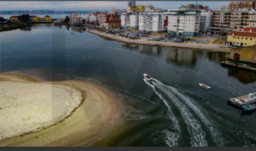 Garagem para Arrendamento em Alto do Seixalinho, Santo André e Verderena Foto 10