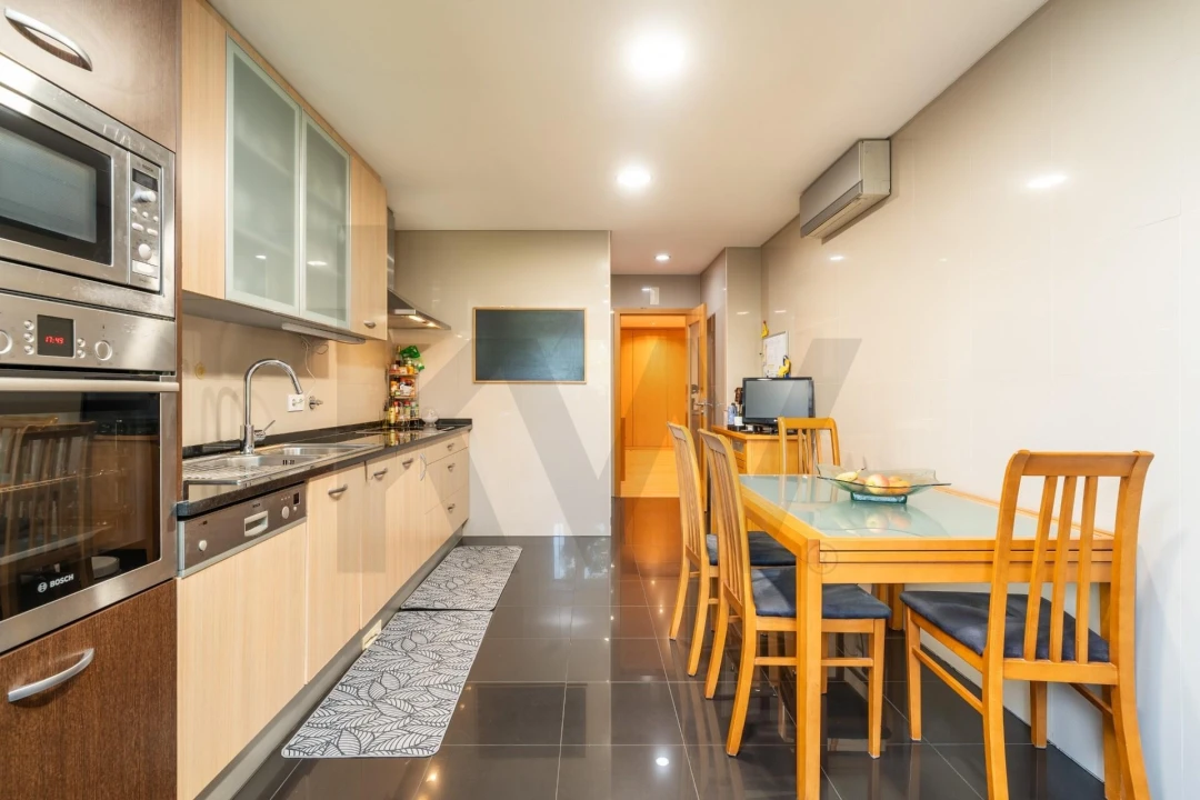 Apartamento T4 para Venda em Santo Antonio dos Olivais Foto 5