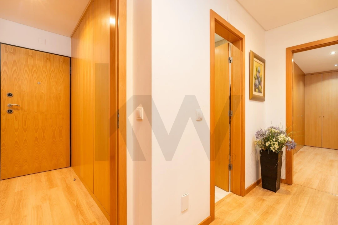 Apartamento T4 para Venda em Santo Antonio dos Olivais Foto 27