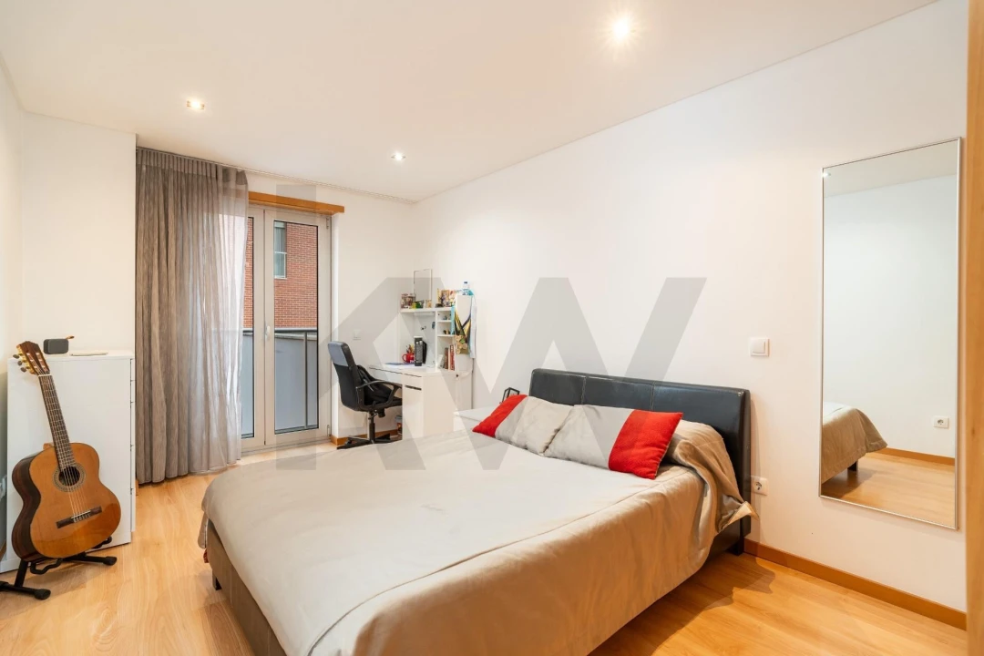 Apartamento T4 para Venda em Santo Antonio dos Olivais Foto 14