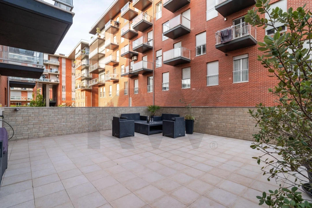 Apartamento T4 para Venda em Santo Antonio dos Olivais Foto 32