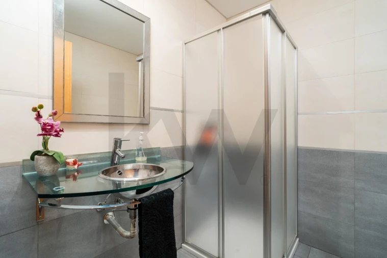 Apartamento T4 para Venda em Santo Antonio dos Olivais Foto 26