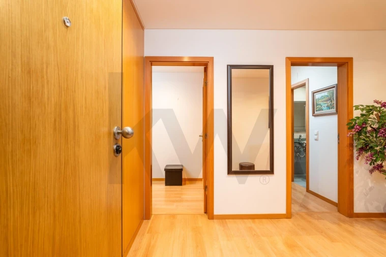 Apartamento T4 para Venda em Santo Antonio dos Olivais Foto 22