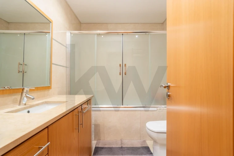 Apartamento T4 para Venda em Santo Antonio dos Olivais Foto 18