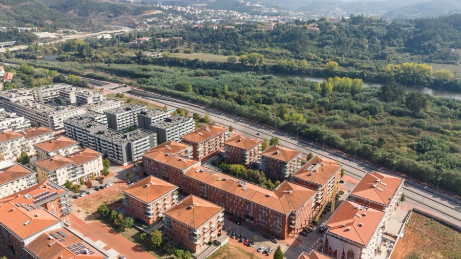Apartamento T4 para Venda em Santo Antonio dos Olivais Foto 48