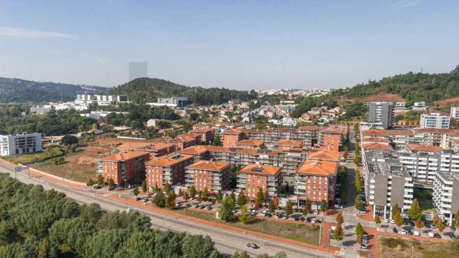 Apartamento T4 para Venda em Santo Antonio dos Olivais Foto 49