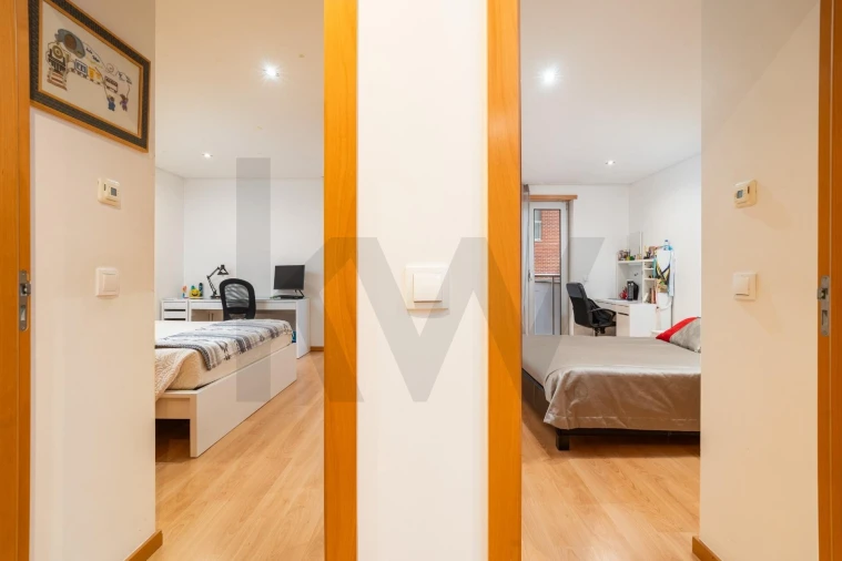 Apartamento T4 para Venda em Santo Antonio dos Olivais Foto 20