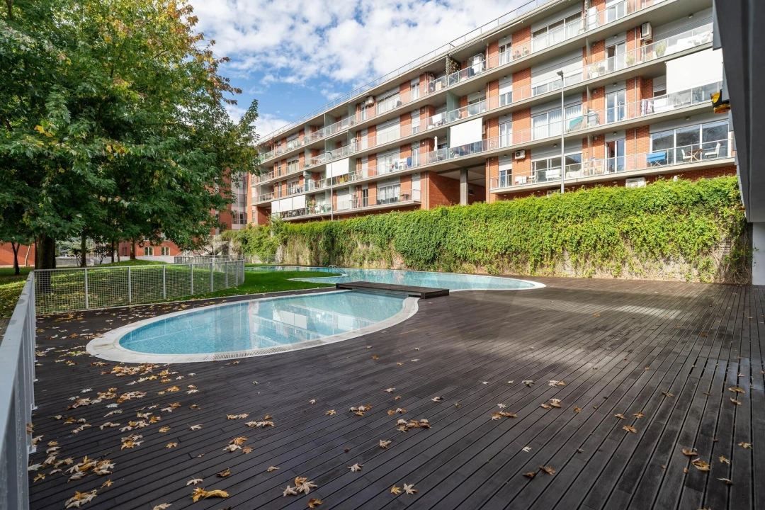 Apartamento T4 para Venda em Santo Antonio dos Olivais Foto 40