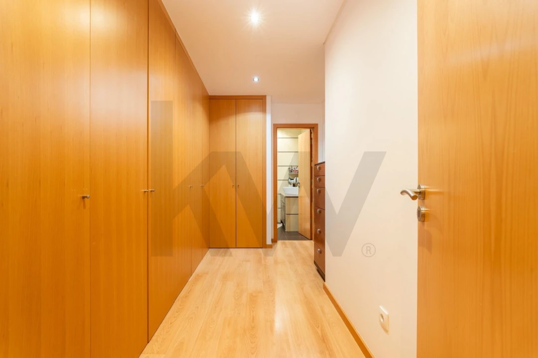 Apartamento T4 para Venda em Santo Antonio dos Olivais Foto 19