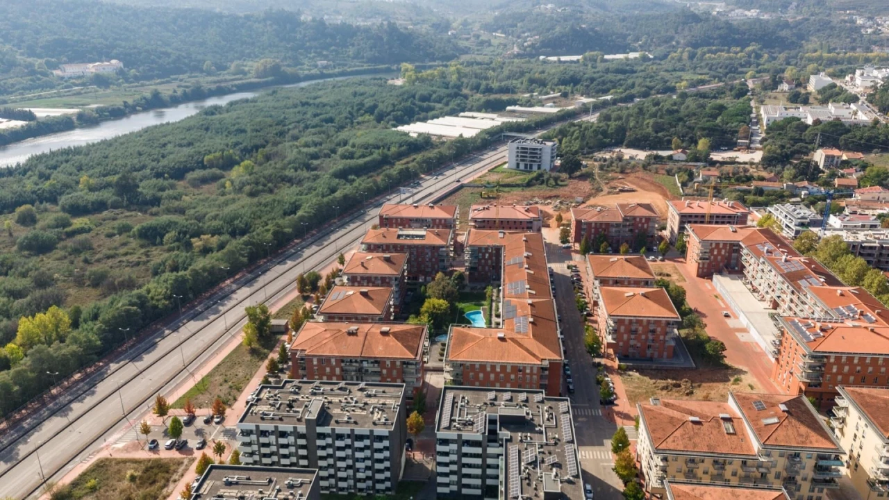 Apartamento T4 para Venda em Santo Antonio dos Olivais Foto 47