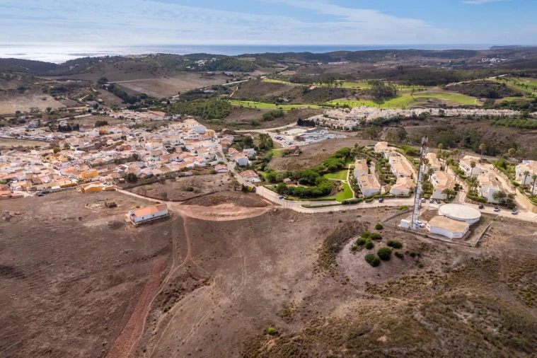 Terreno para Venda em Budens Foto 2