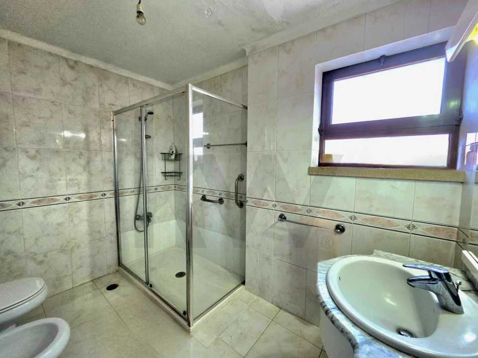 Moradia T4 para Venda em Couço Foto 12