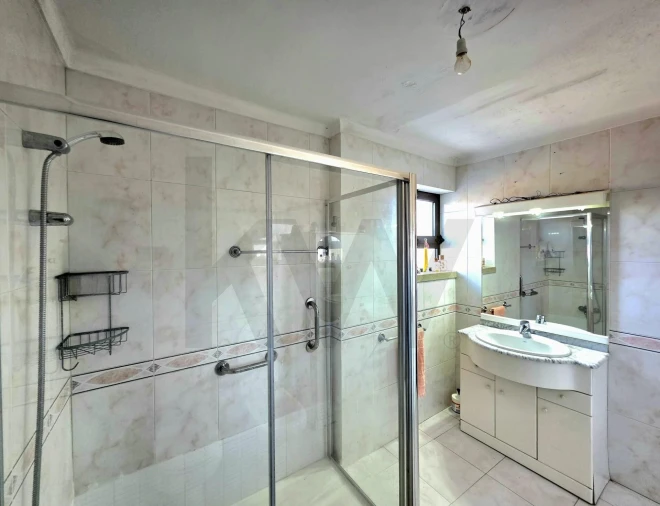 Moradia T4 para Venda em Couço Foto 12