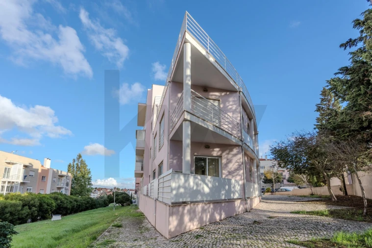 Apartamento T2 para Venda em São Domingos de Rana Foto 35