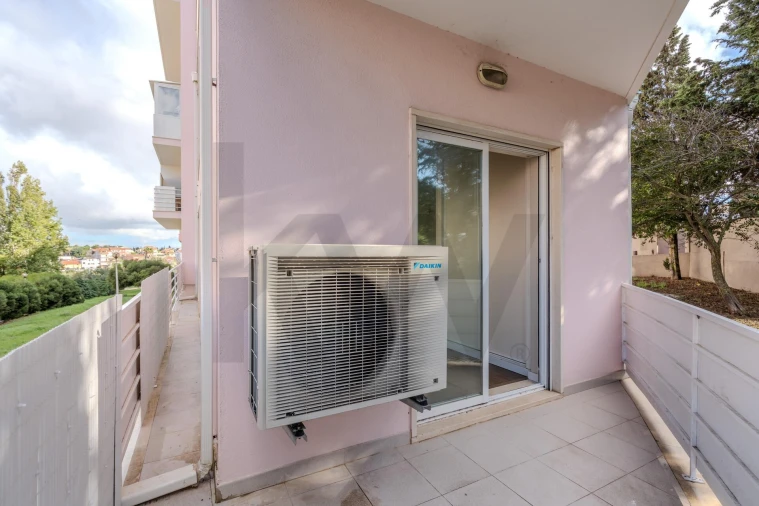 Apartamento T2 para Venda em São Domingos de Rana Foto 16