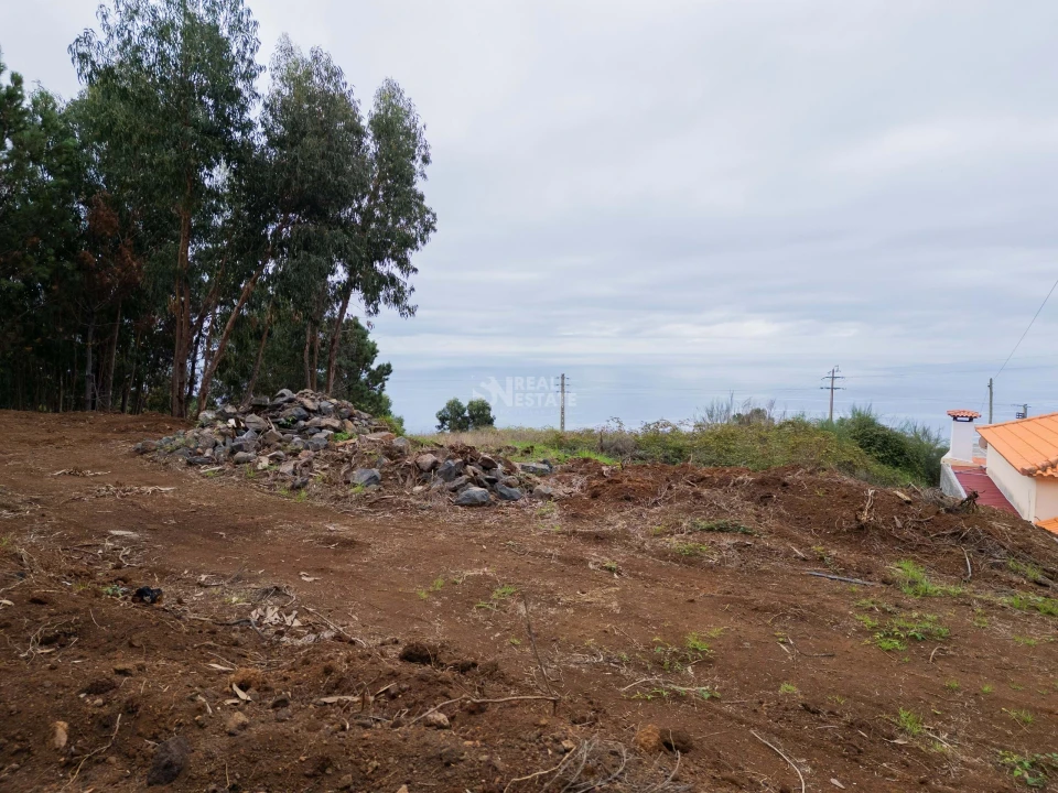 Terreno para Venda em Estreito da Calheta Foto 1