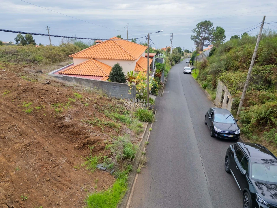Terreno para Venda em Estreito da Calheta Foto 2