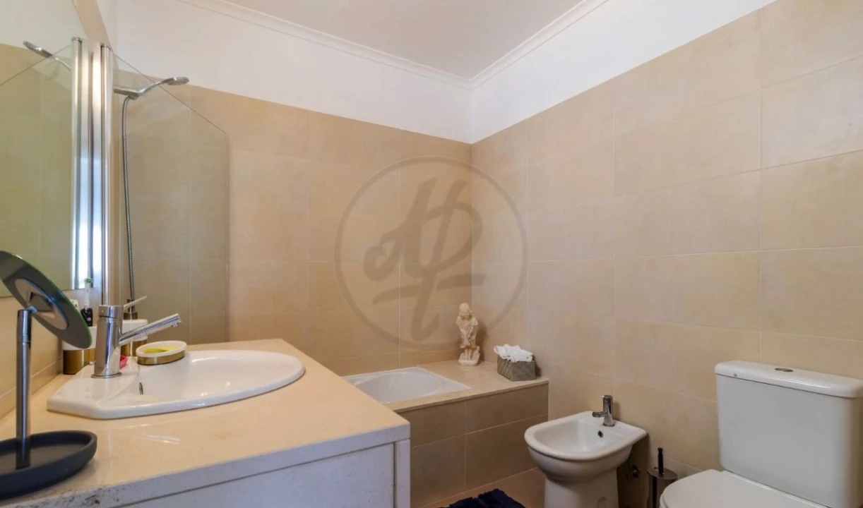 Apartamento T4 para Venda em Lagos (São Sebastião e Santa Maria) Foto 16