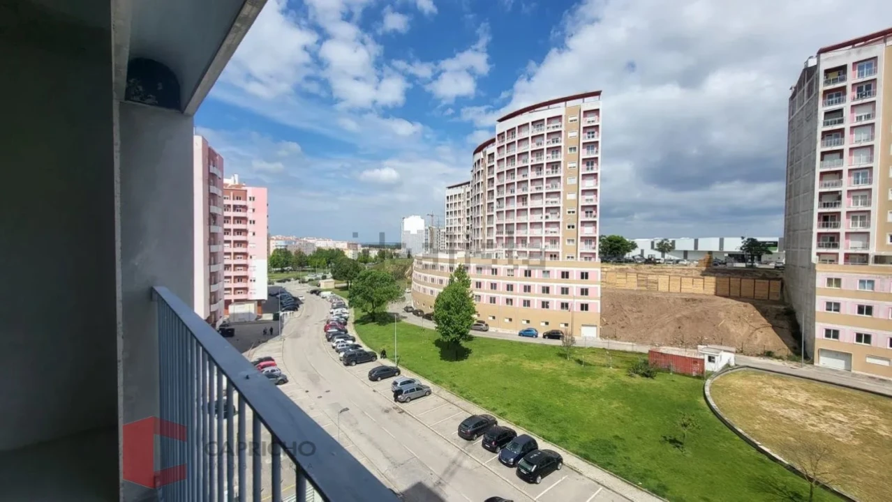 Apartamento T2 para Venda em Corroios Foto 1