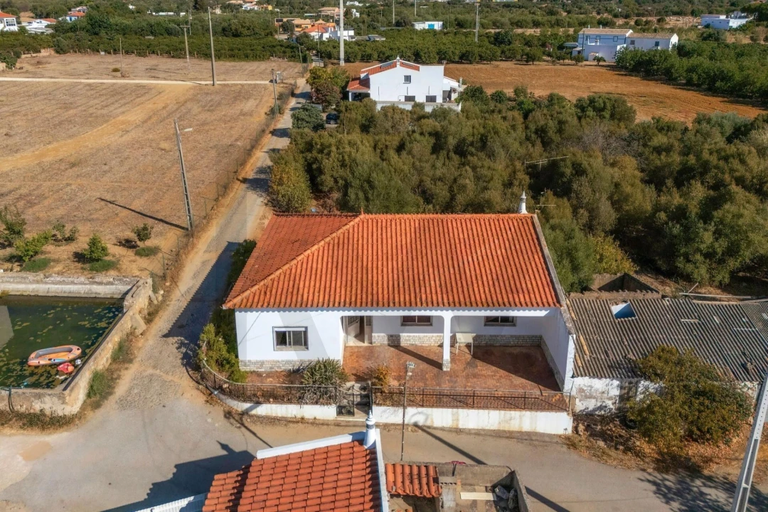 Moradia T4 para Venda em Santa Barbara de Nexe Foto 35