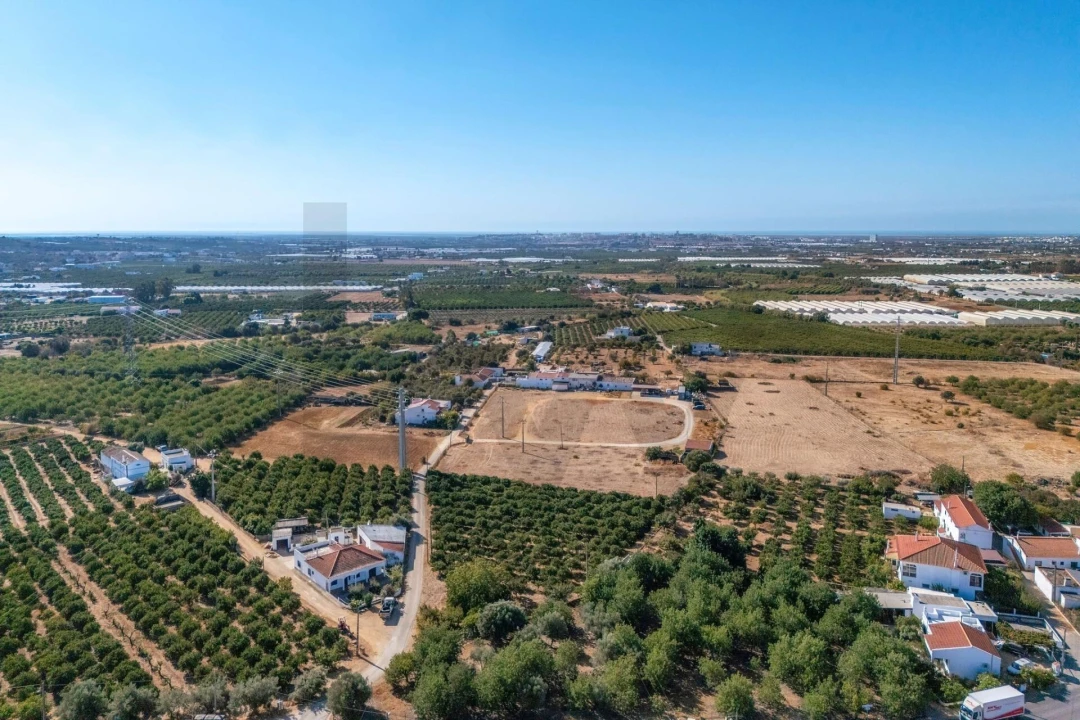 Moradia T4 para Venda em Santa Barbara de Nexe Foto 45