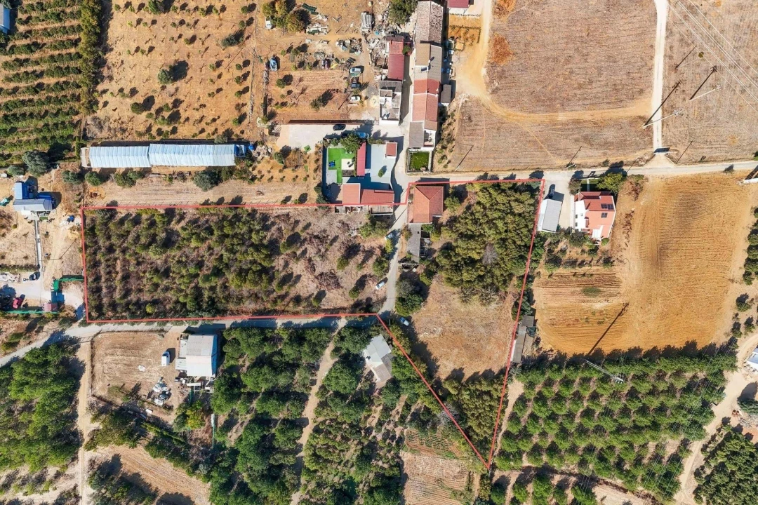 Moradia T4 para Venda em Santa Barbara de Nexe Foto 42